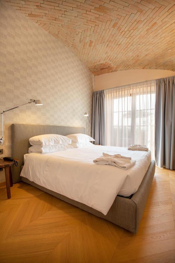 Villaggio Narrante - Cascina Galarej Serralunga d'Alba Esterno foto